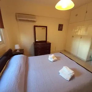 2-bedroom-apartment-near-finikoudes.protaras-cy-hotels.com/